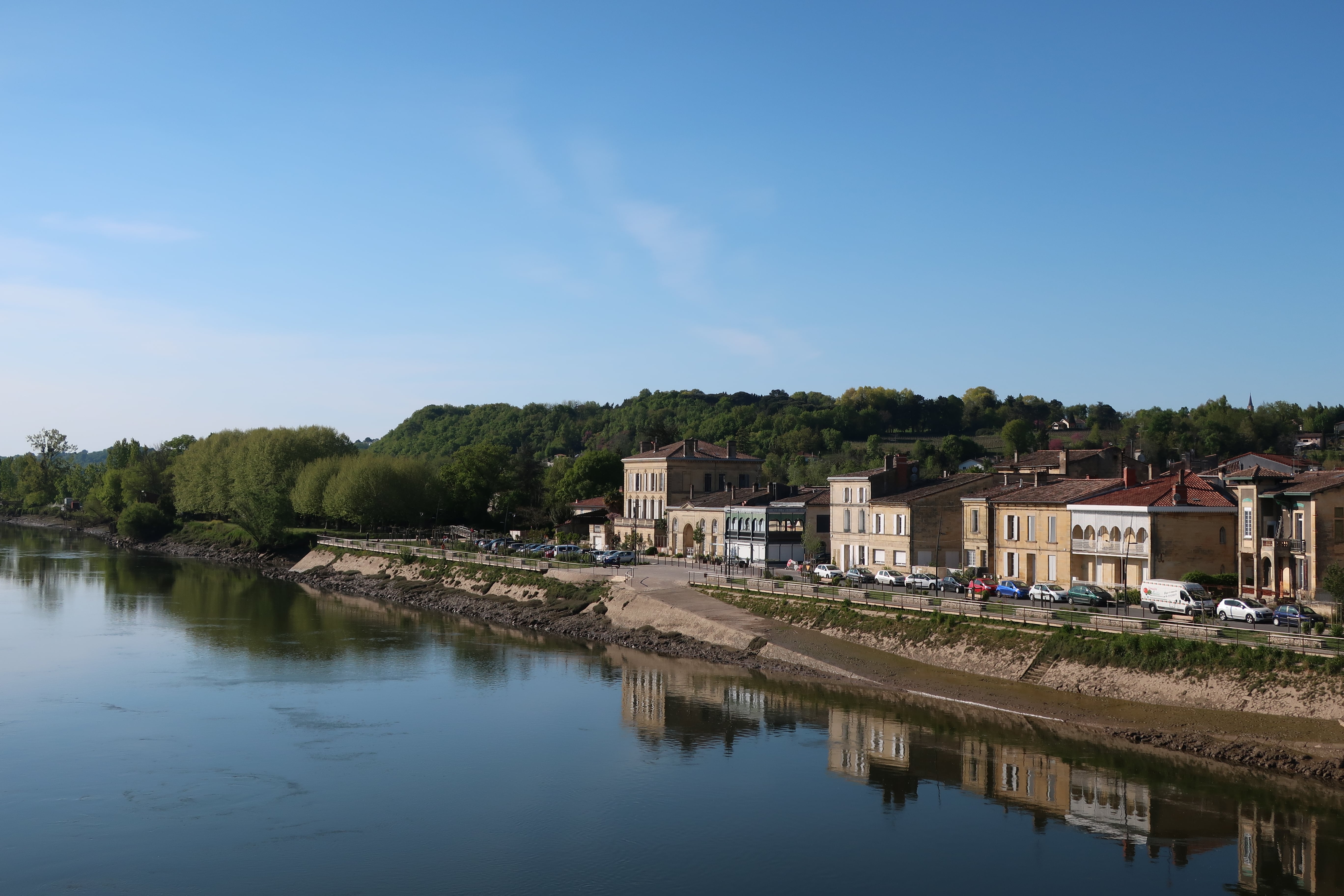 vue sur Langoiran depuis le pont